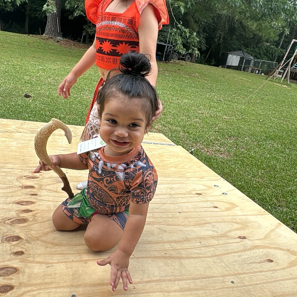 Toddler’s Maui Costume - Picture 2 of 9